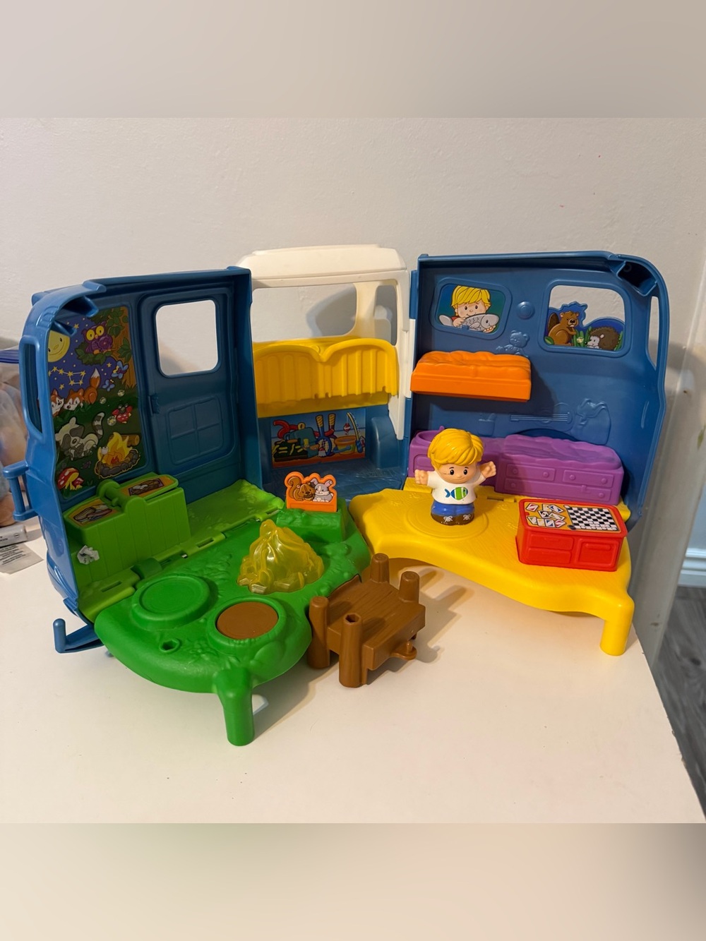 2015 Fisher-Price Little People Camper